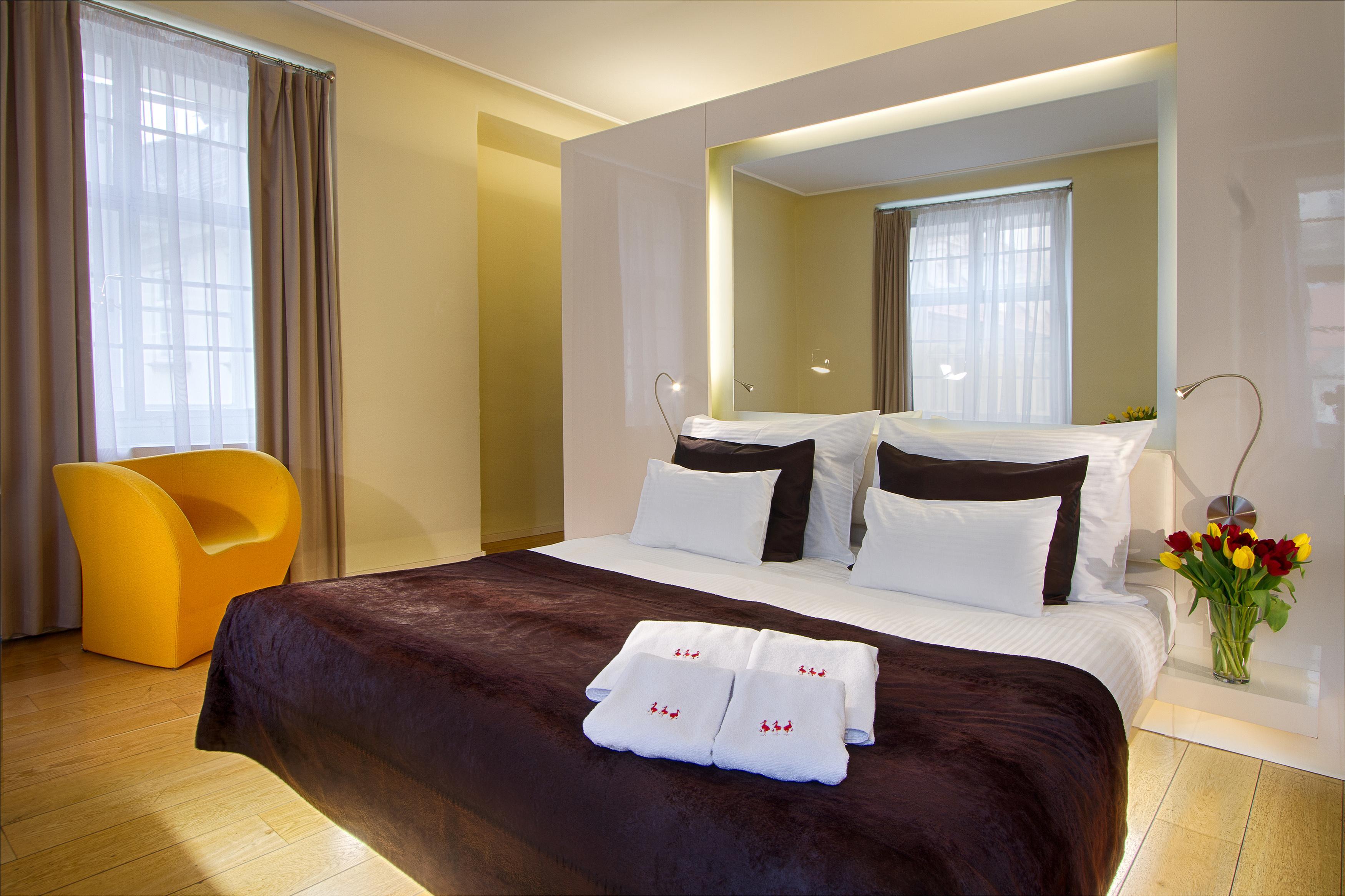 Hotel Three Storks Praga Exterior foto A room at the hotel