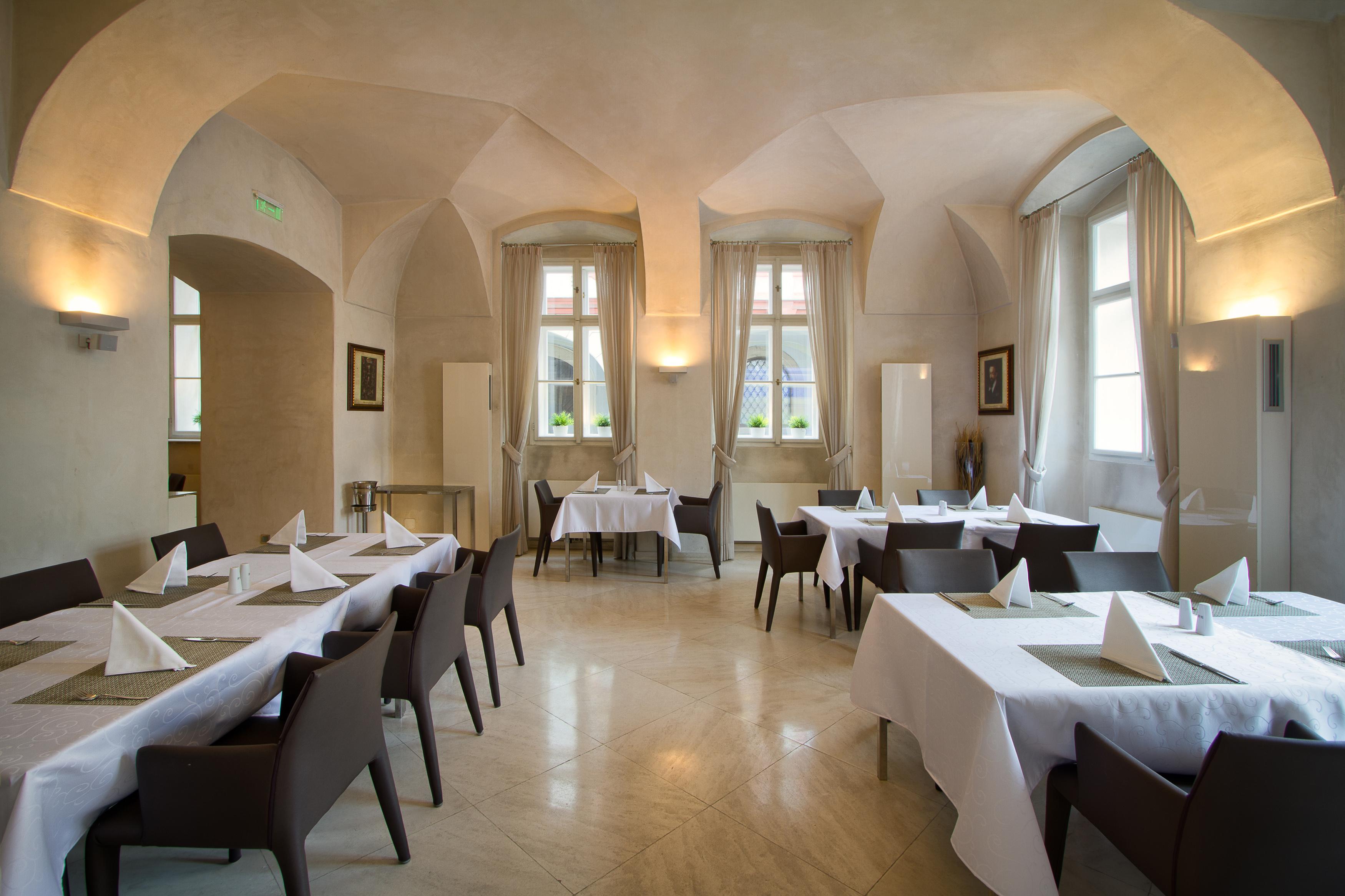 Hotel Three Storks Praga Exterior foto Restaurant