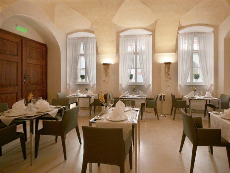 Hotel Three Storks Praga Exterior foto Restaurant