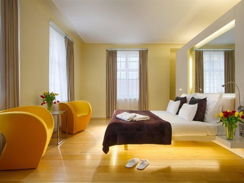Hotel Three Storks Praga Exterior foto A room at the Hotel Axelmannstein