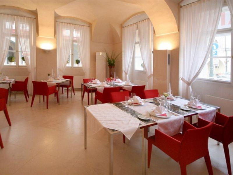 Hotel Three Storks Praga Exterior foto Restaurant
