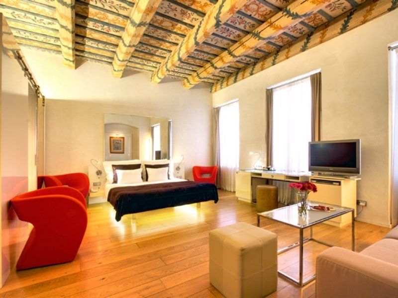 Hotel Three Storks Praga Exterior foto A room at the hotel