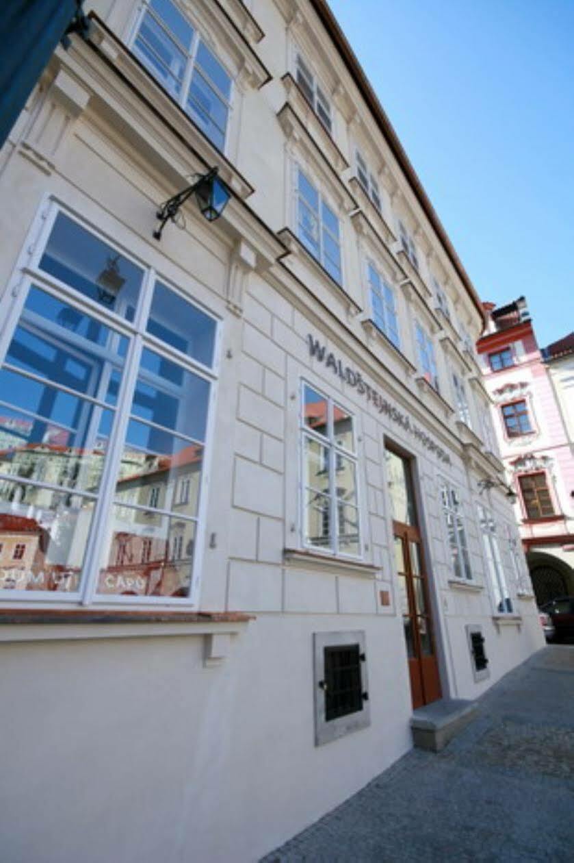 Hotel Three Storks Praga Exterior foto The Waisenhaus in Regensburg