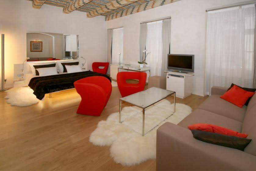 Hotel Three Storks Praga Exterior foto A typical studio apartment